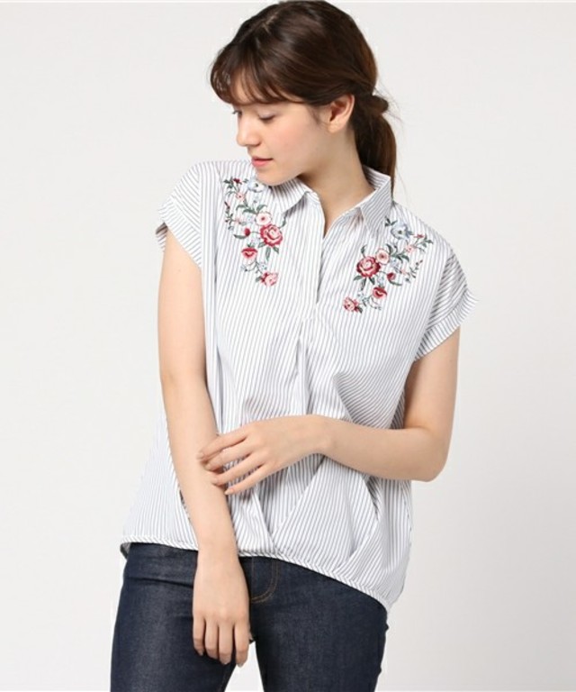 GIORDANO 花柄刺繍スキッパープルオーバーシャツ