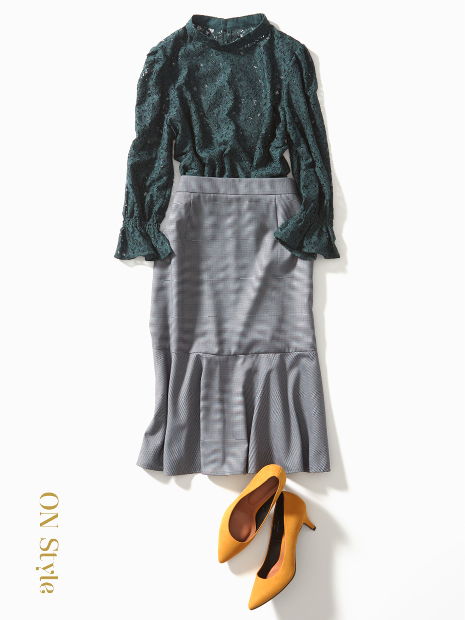 スカート¥1,990 パンプス¥1,990