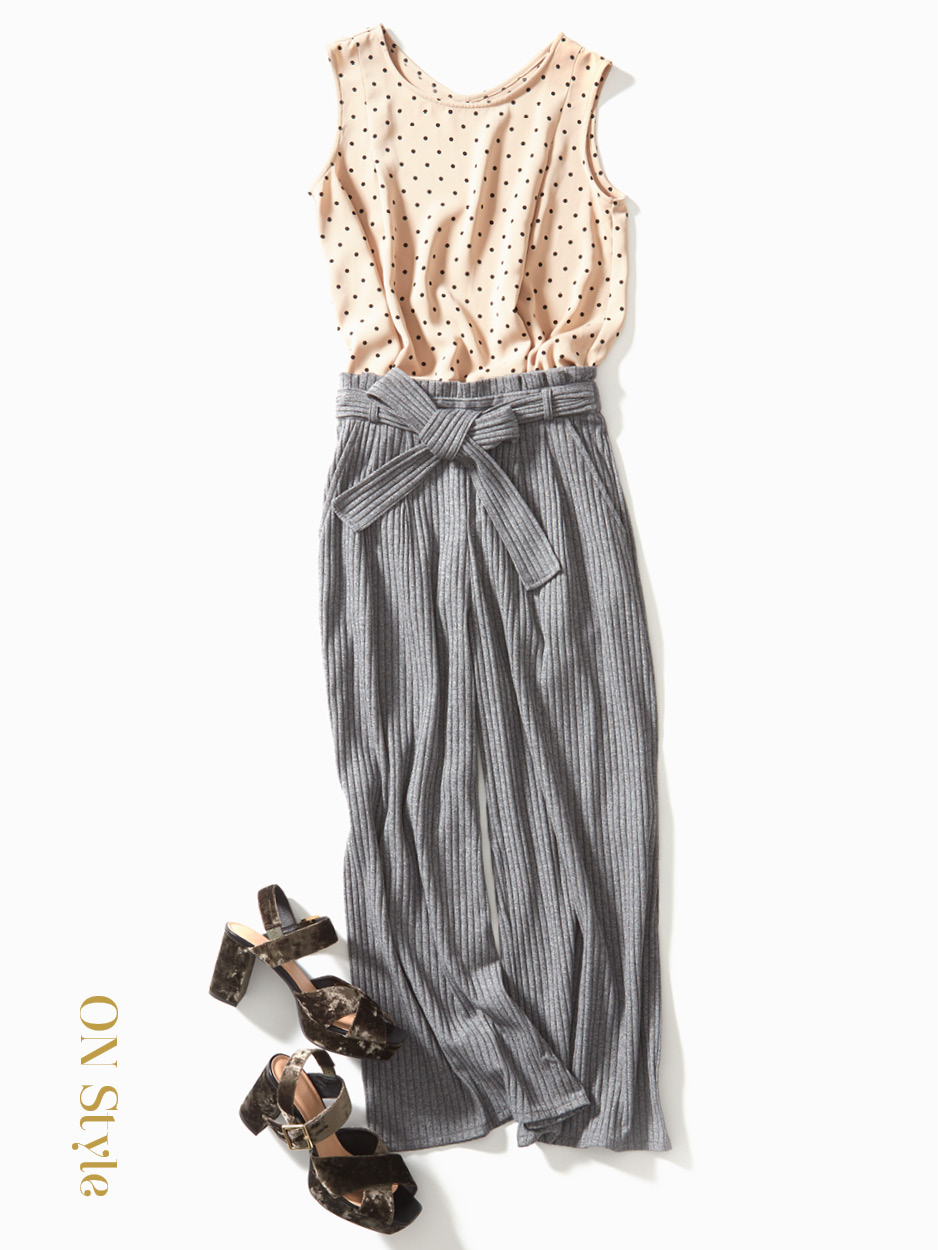 パンツ¥1,990 サンダル¥2,490