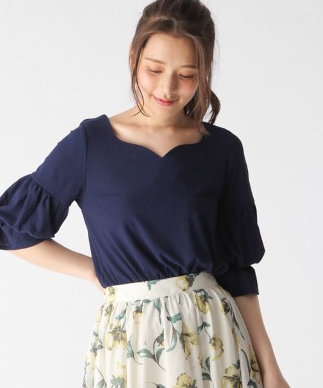 ハートネックリブTシャツ