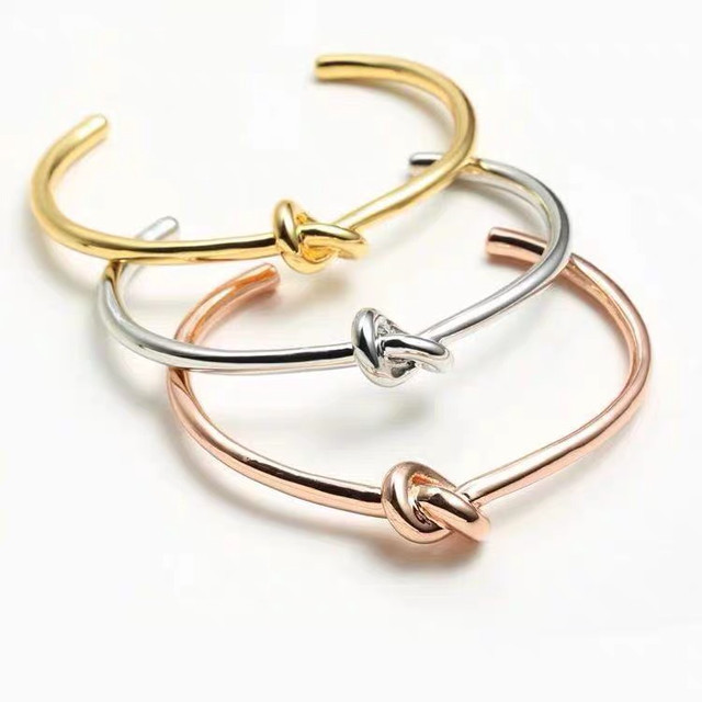 KNOT CUFF BRACELET
