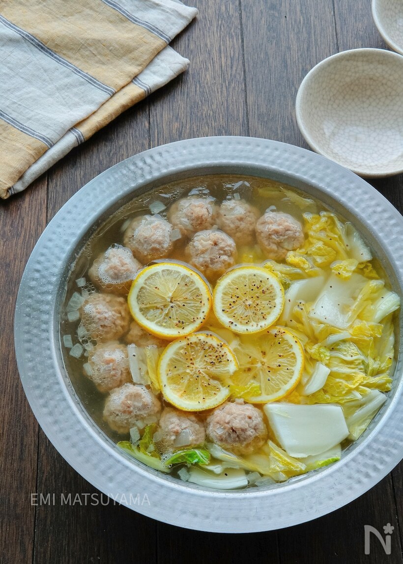 あっさり鍋スープが美味しい♡素材の旨みが引き立つ「ヘルシー鍋レシピ」大特集! - LOCARI(ロカリ)