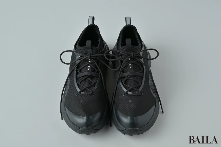 オークリー　防水スニーカー　￥19800
