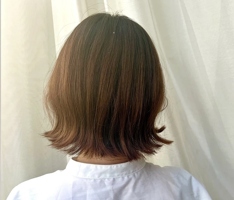 ふんわりひし形ボブ　バック