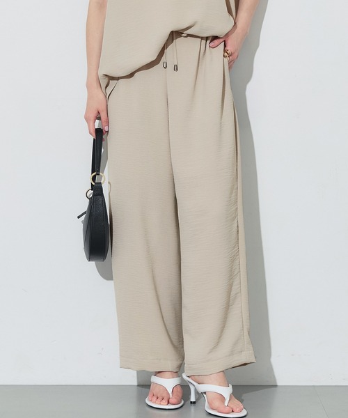 coca（coca）（コカ）の「＼再入荷／ シボサテンライクイージーパンツ 防シワ/イージーケア/吸水速乾/通気性（その他パンツ）」｜グレイッシュベージュ