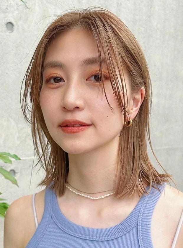 2026年 夏 透明感カラー ベージュ ブリーチ ロブ