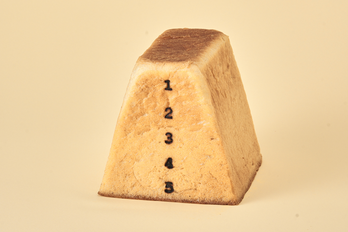 「とびばこパン」1斤432円