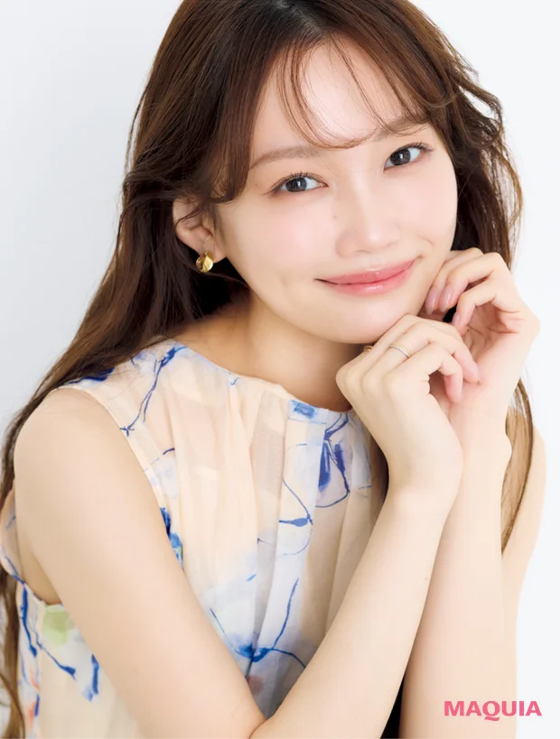 「水越みさと」さんのMyベストコスメ9選! メイク・スキンケア・ヘアケアの愛用品はこちら