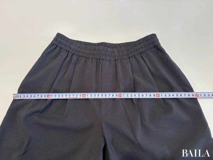 ヒップ（ポケットのつけ根の幅）：約50cm