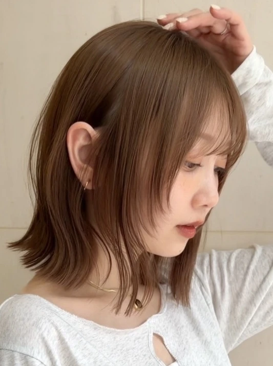 髪型 レイヤーボブ ボブヘア 小顔見え 前髪あり サイド