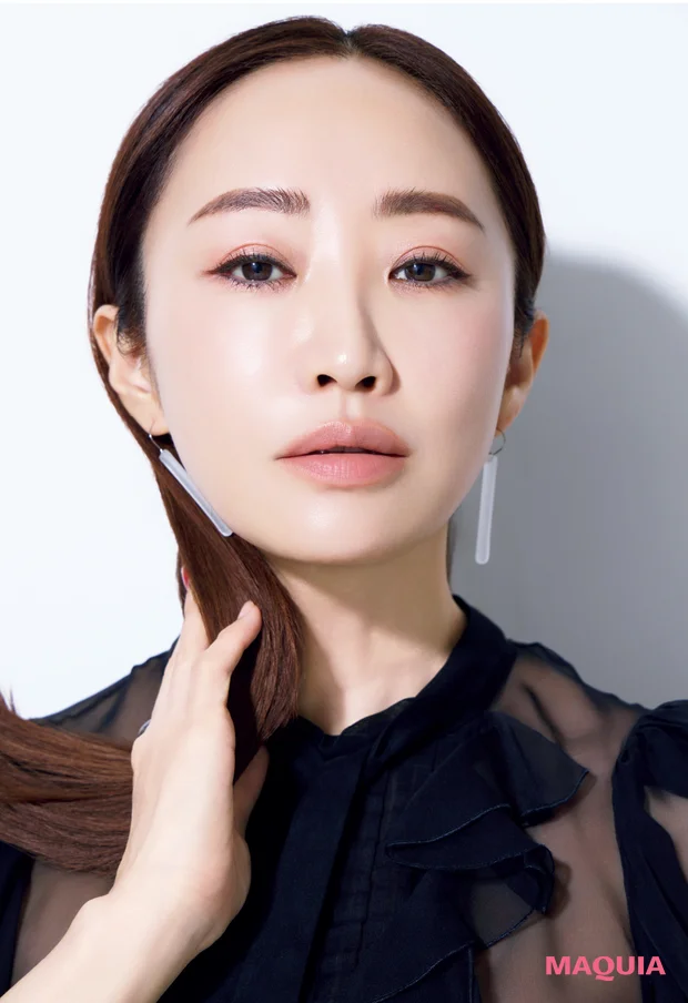 【神崎 恵さんのMYベストコスメ】大人の顔印象をアップデート! おすすめアイテム10選