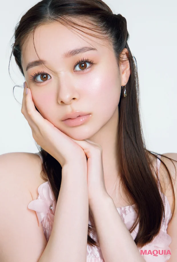 マキア ベストコスメ2026上半期 アイシャドウ部門 1位　シャネル　レ ベージュ パレット ルガール ソフト（458点） モデル着用写真