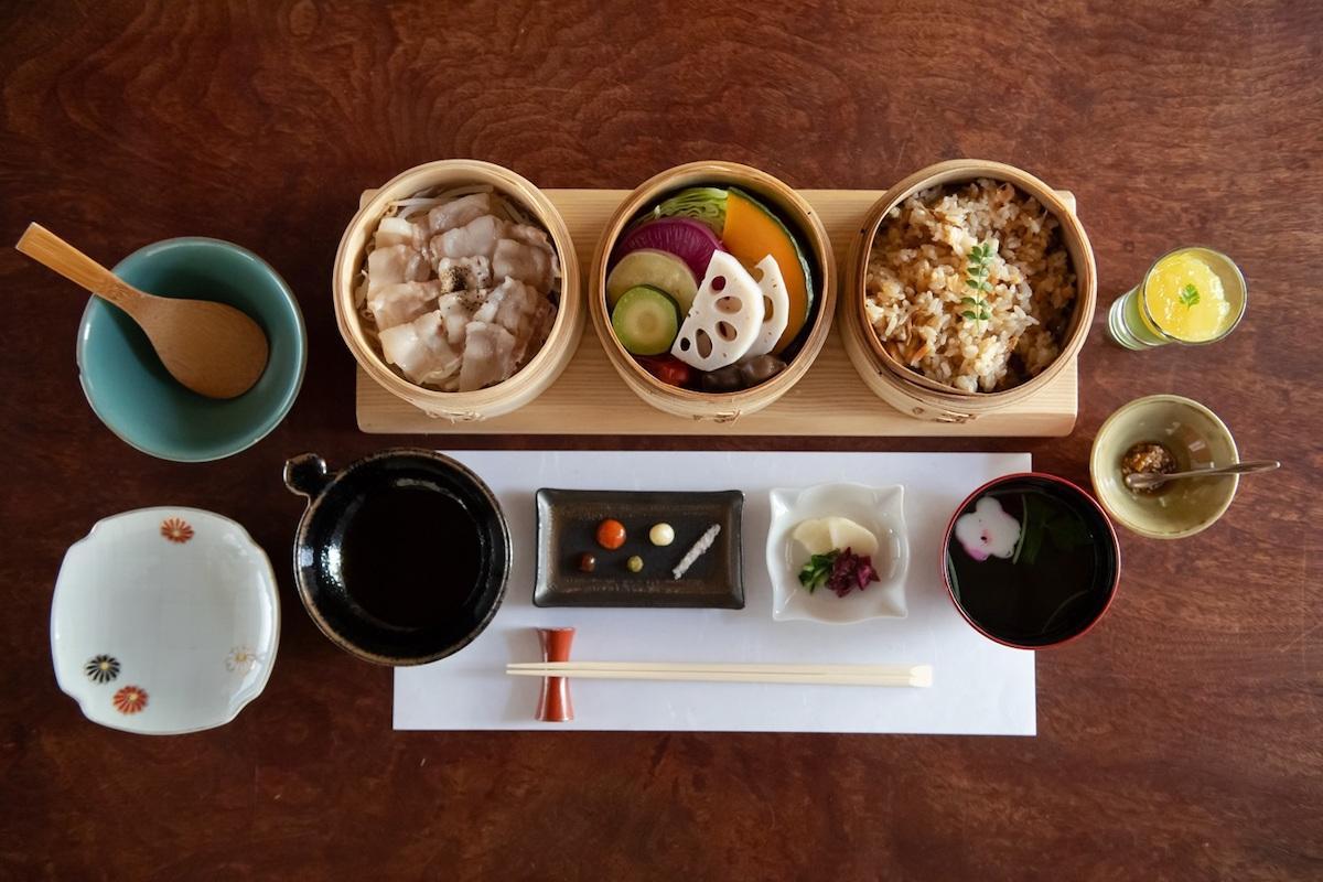 「季節野菜のせいろごはん」2750円　©ふじ寅