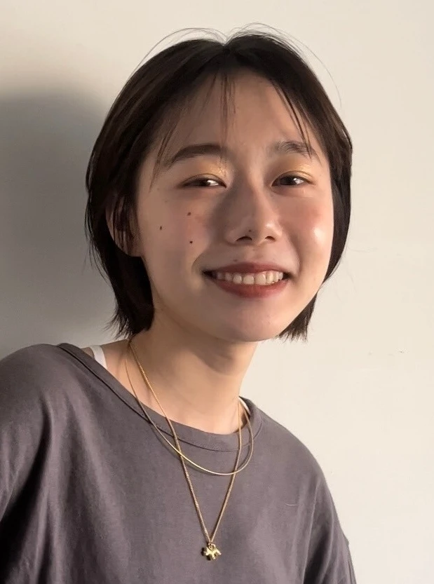 ヘアカタログ　ショート　ショートヘア　前髪あり　正面