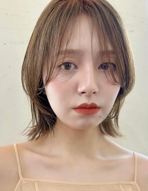 ヘアカタログ　ショート　ショートヘア　ショートウルフ　前髪あり　スタイリング