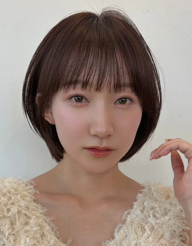 髪型 ミニボブ ショートボブ ボブヘア 小顔ヘア 前髪あり 正面
