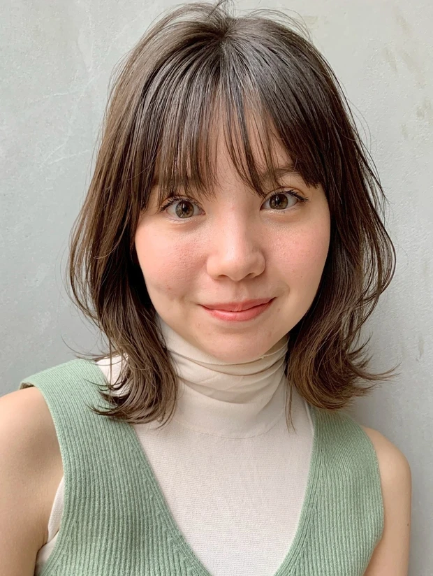 ヘアカタログ ミディアム ミディアムヘア 前髪あり 正面
