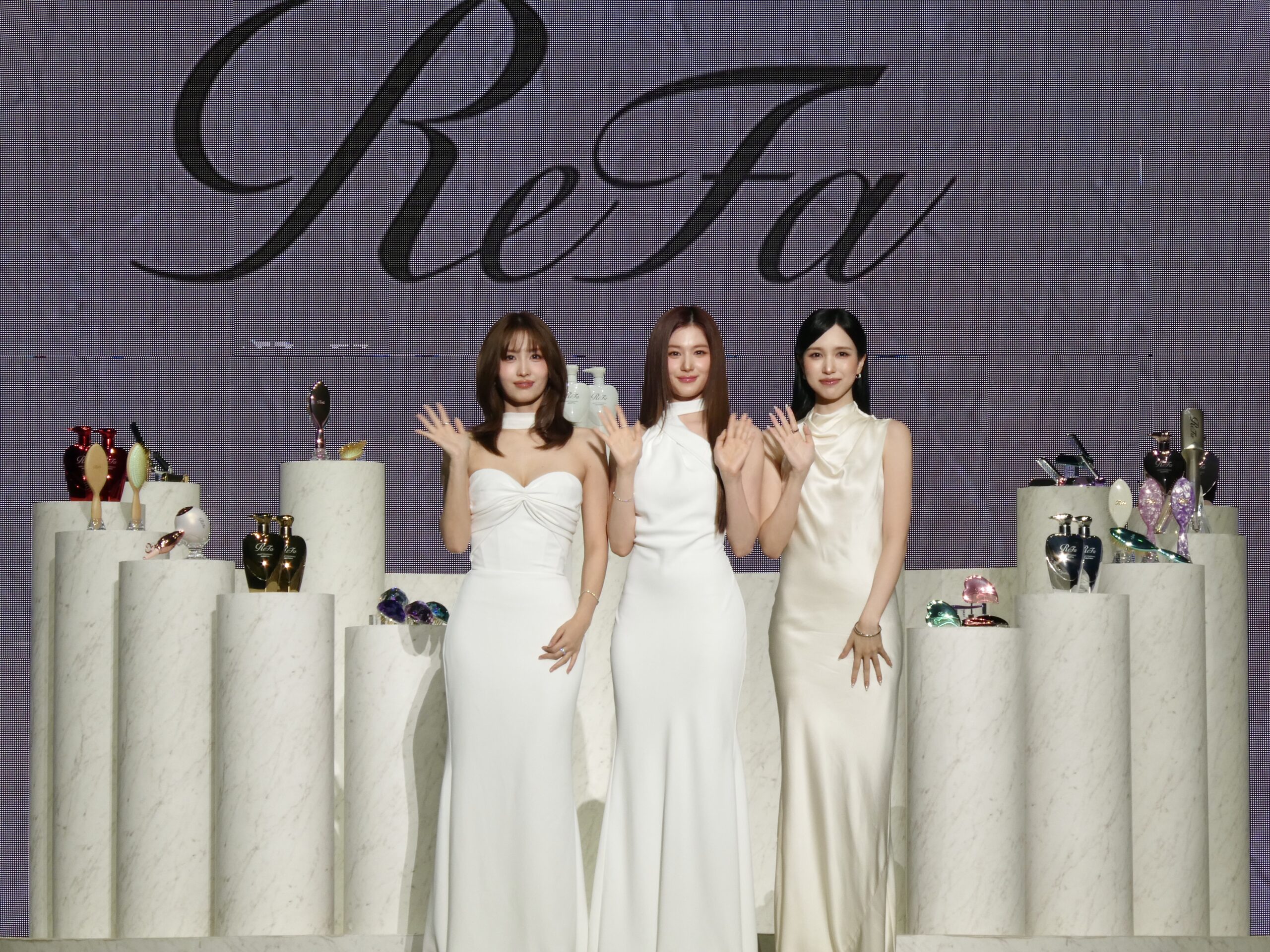refa銀座店限定 misamoトレカ、リボン ミナ ReFa x MISAMO サナ 銀座店
