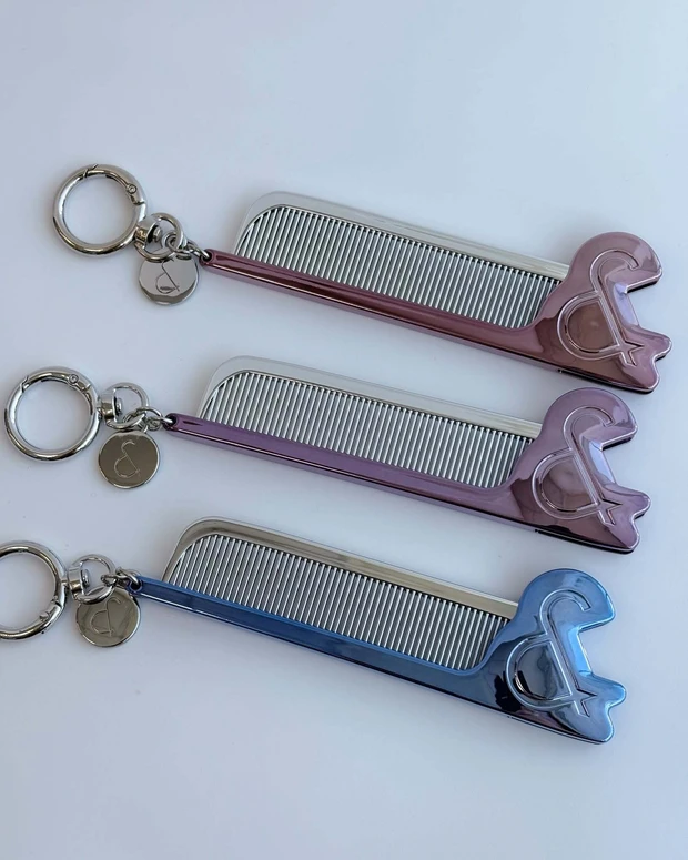 閉じた状態のロムアンド フォールディングキーリングコーム PINK PURPLE BLUE