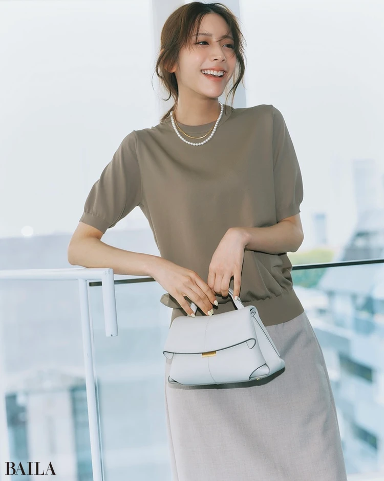 貴島明日香　ニットコーデ