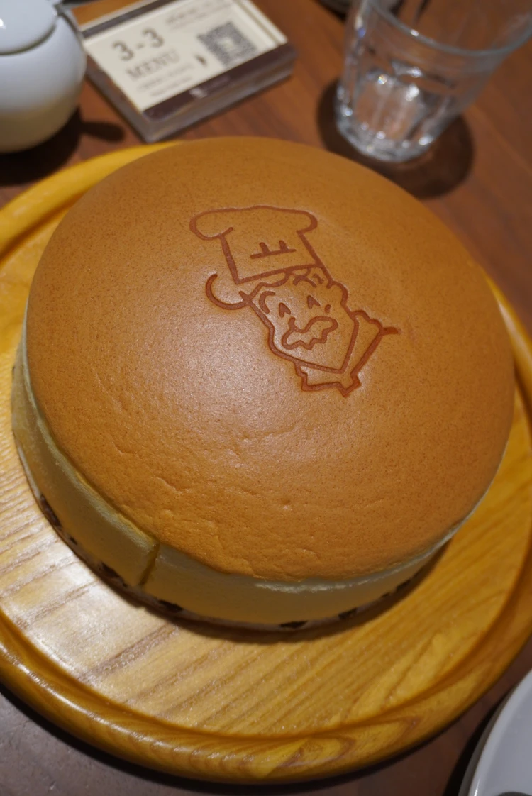 焼きたてのりくろーおじさんのチーズケーキ