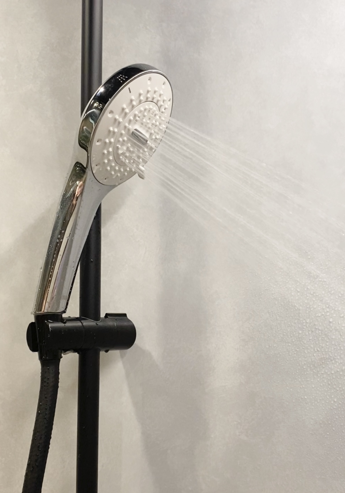 シャワーヘッドの最適解、見つけたかも。家族みんなで使えるLIXIL