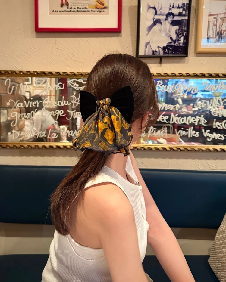 【2026年】おしゃれ読者が愛用するヘアアクセ6選。大人のおしゃれを格上げするおすすめアイテムで、後ろ姿も華やかに_12_1