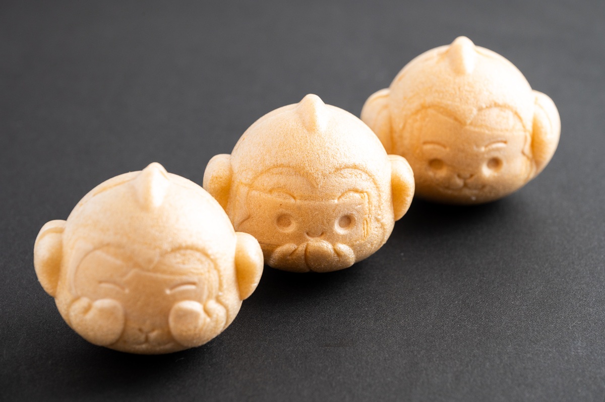 「日光葵 三猿もなか」3個入り486円。一口サイズの最中