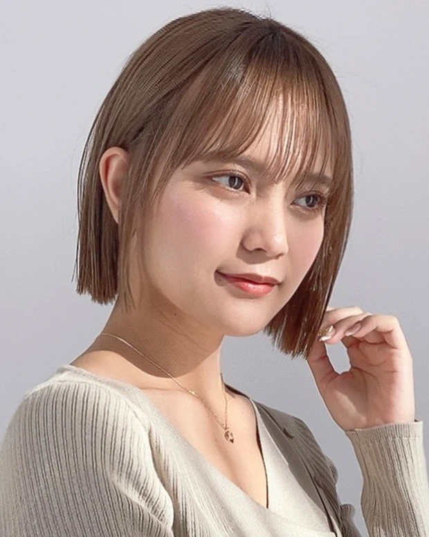 韓国風　髪型　タッセルカット×ツヤカラーボブ