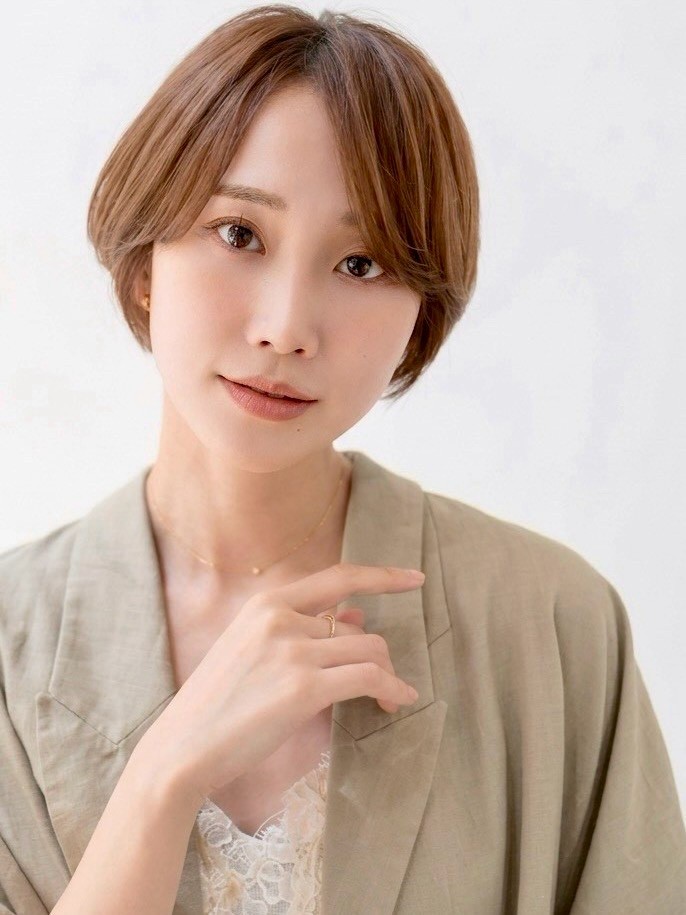 30代 髪型・ショートボブの正面